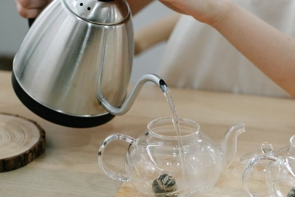 How to Clean Tea Kettle 